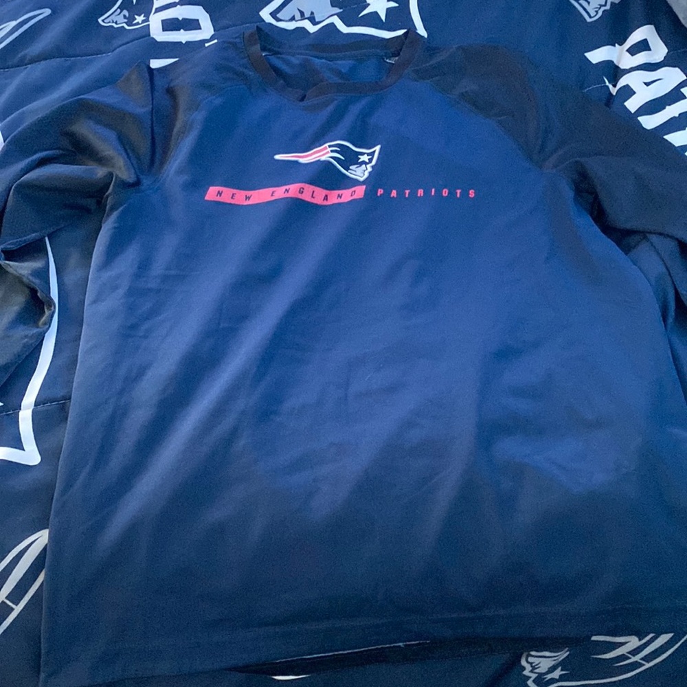 New England Patriots long sleeve shirt